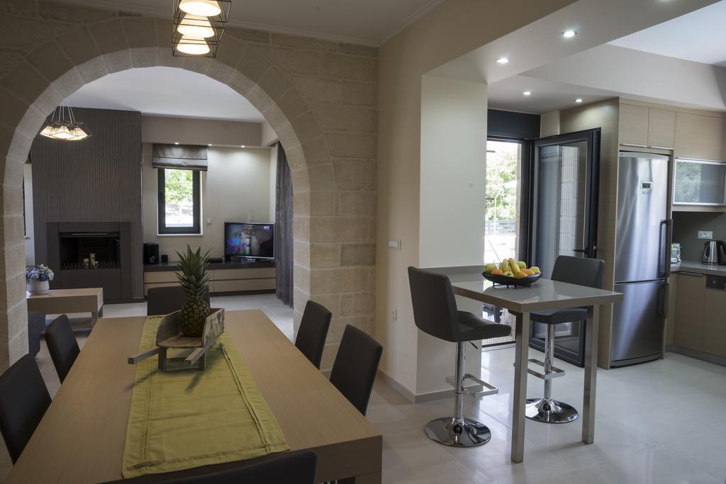 Villa-Azalea Almirida الغرفة الصورة