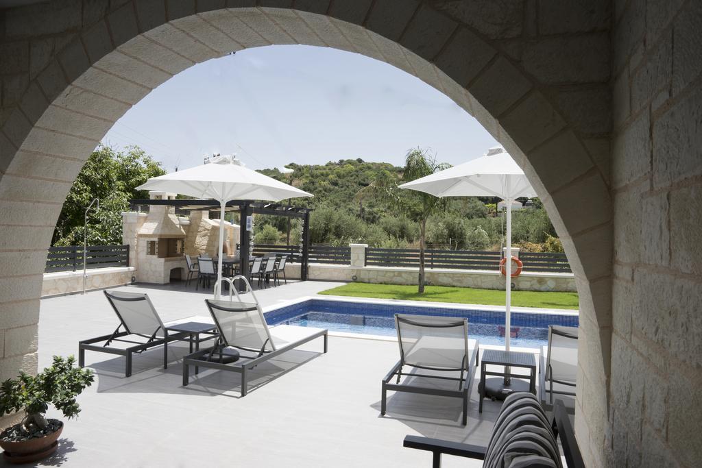 Villa-Azalea Almirida الغرفة الصورة
