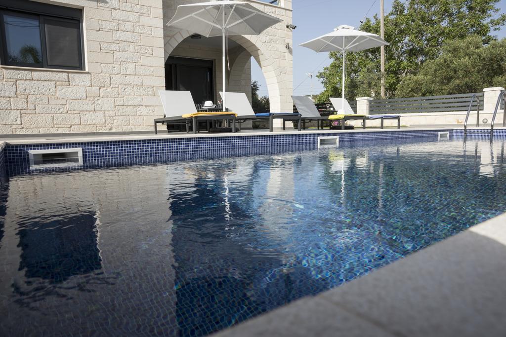 Villa-Azalea Almirida الغرفة الصورة